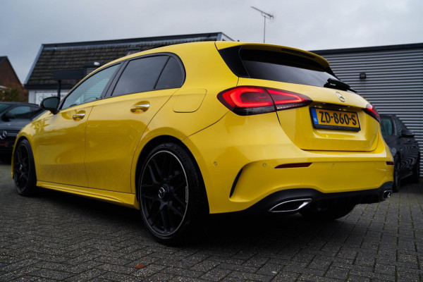 Mercedes-Benz A-Klasse 180 Premium Plus | AMG Pakket | Panorama | Leder/alcantara | Elektrisch verstelbare voorstoelen | LED | CAM Mercedes-Benz A-Klasse 180 Premium Plus | AMG Pakket | Panorama | Leder/alcantara | Elektrisch verstelbare voorstoelen | LED | CAM