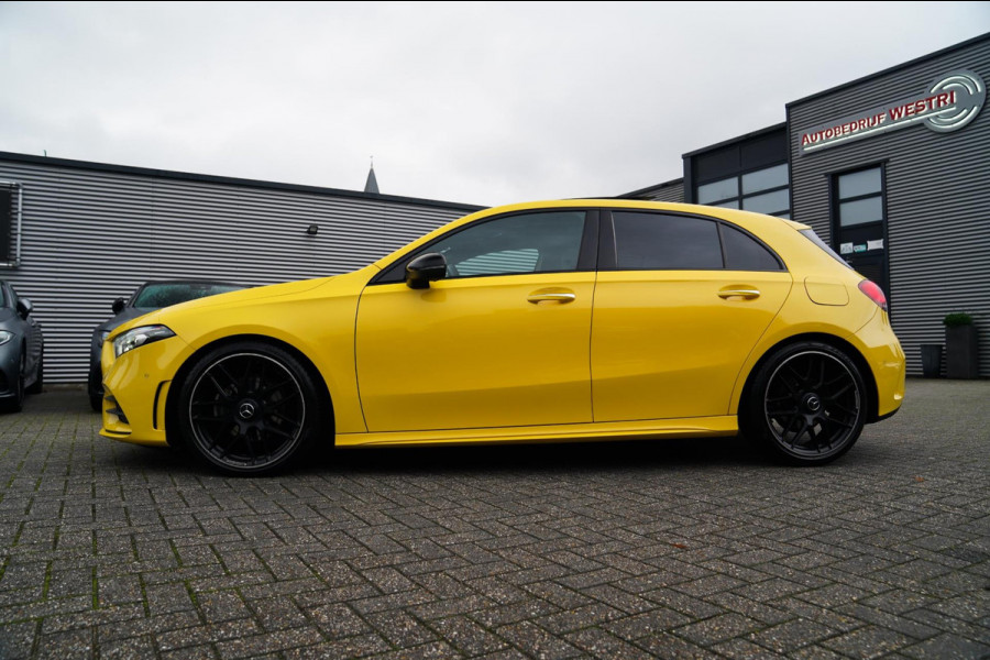 Mercedes-Benz A-Klasse 180 Premium Plus | AMG Pakket | Panorama | Leder/alcantara | Elektrisch verstelbare voorstoelen | LED | CAM Mercedes-Benz A-Klasse 180 Premium Plus | AMG Pakket | Panorama | Leder/alcantara | Elektrisch verstelbare voorstoelen | LED | CAM