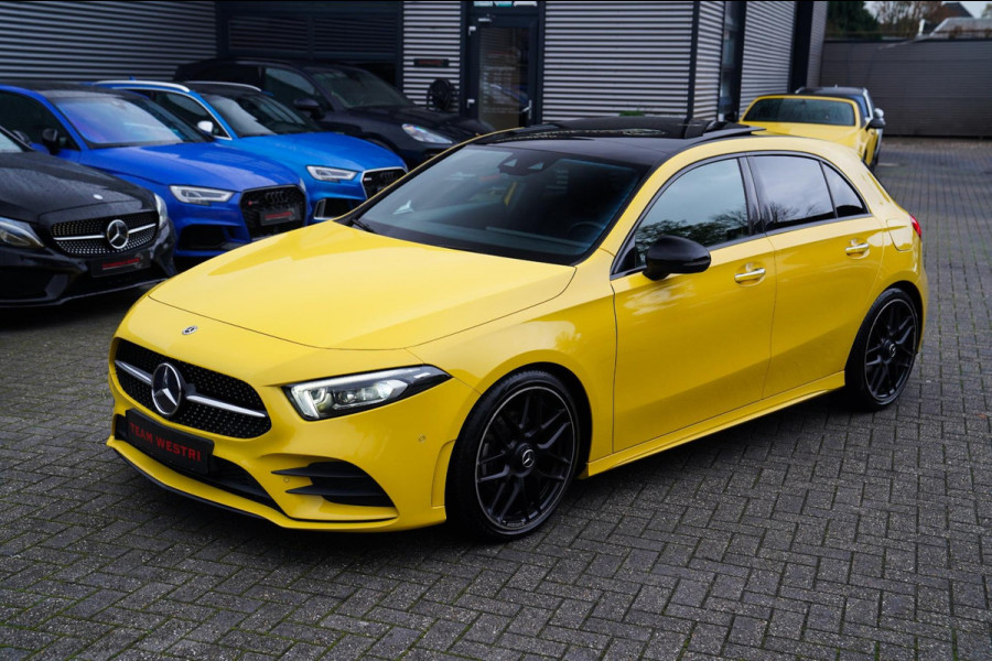 Mercedes-Benz A-Klasse 180 Premium Plus | AMG Pakket | Panorama | Leder/alcantara | Elektrisch verstelbare voorstoelen | LED | CAM Mercedes-Benz A-Klasse 180 Premium Plus | AMG Pakket | Panorama | Leder/alcantara | Elektrisch verstelbare voorstoelen | LED | CAM