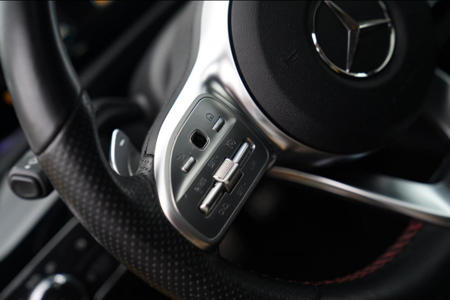 Mercedes-Benz A-Klasse 180 Premium Plus | AMG Pakket | Panorama | Leder/alcantara | Elektrisch verstelbare voorstoelen | LED | CAM Mercedes-Benz A-Klasse 180 Premium Plus | AMG Pakket | Panorama | Leder/alcantara | Elektrisch verstelbare voorstoelen | LED | CAM