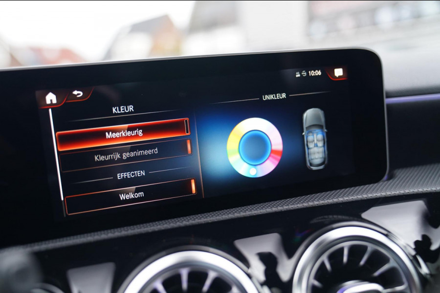 Mercedes-Benz A-Klasse 180 Premium Plus | AMG Pakket | Panorama | Leder/alcantara | Elektrisch verstelbare voorstoelen | LED | CAM Mercedes-Benz A-Klasse 180 Premium Plus | AMG Pakket | Panorama | Leder/alcantara | Elektrisch verstelbare voorstoelen | LED | CAM