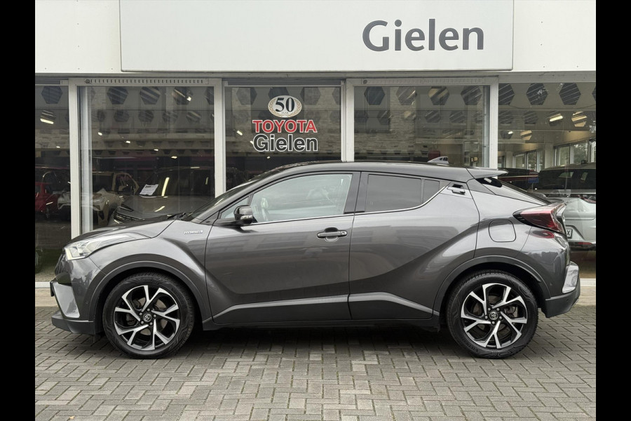 Toyota C-HR 1.8 Hybrid Bi-Tone Plus | Leer, Stoel + Stuurverwarming, Navigatie, Dodehoekherkenning, Parkeersensoren Toyota C-HR 1.8 Hybrid Bi-Tone Plus | Leer, Stoel + Stuurverwarming, Navigatie, Dodehoekherkenning, Parkeersensoren