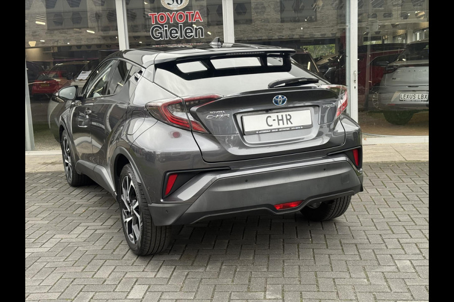 Toyota C-HR 1.8 Hybrid Bi-Tone Plus | Leer, Stoel + Stuurverwarming, Navigatie, Dodehoekherkenning, Parkeersensoren Toyota C-HR 1.8 Hybrid Bi-Tone Plus | Leer, Stoel + Stuurverwarming, Navigatie, Dodehoekherkenning, Parkeersensoren