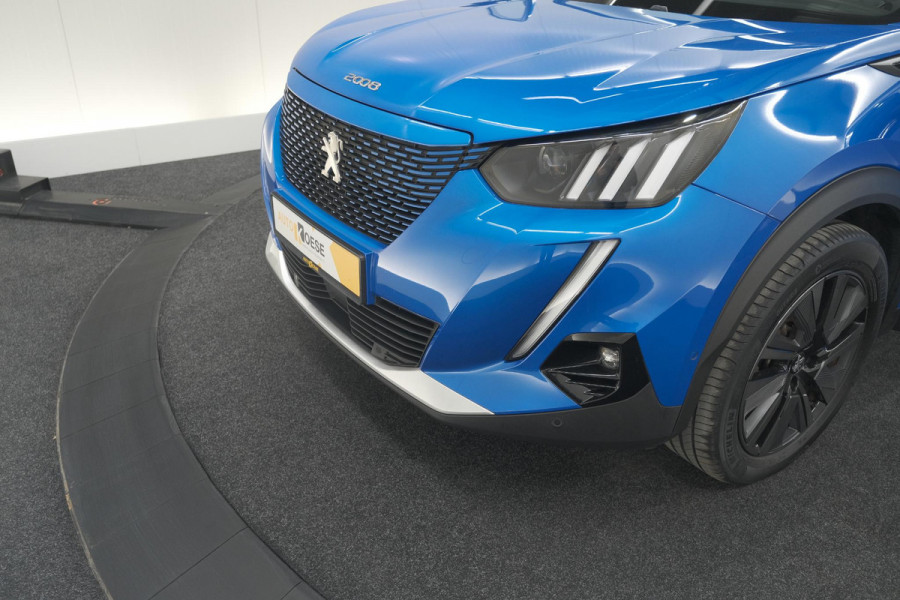 Peugeot e-2008 EV GT 50 kWh | 3 Fase | Trekhaak | Panoramadak | Adaptieve Cruise Control | Stoelverwarming Peugeot e-2008 EV GT 50 kWh | 3 Fase | Trekhaak | Panoramadak | Adaptieve Cruise Control | Stoelverwarming