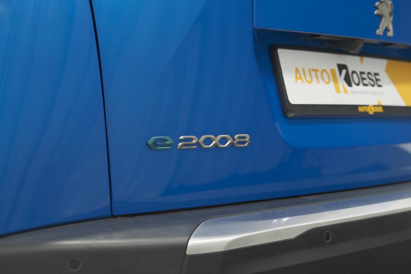 Peugeot e-2008 EV GT 50 kWh | 3 Fase | Trekhaak | Panoramadak | Adaptieve Cruise Control | Stoelverwarming Peugeot e-2008 EV GT 50 kWh | 3 Fase | Trekhaak | Panoramadak | Adaptieve Cruise Control | Stoelverwarming