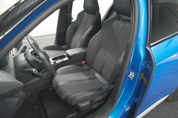 Peugeot e-2008 EV GT 50 kWh | 3 Fase | Trekhaak | Panoramadak | Adaptieve Cruise Control | Stoelverwarming Peugeot e-2008 EV GT 50 kWh | 3 Fase | Trekhaak | Panoramadak | Adaptieve Cruise Control | Stoelverwarming