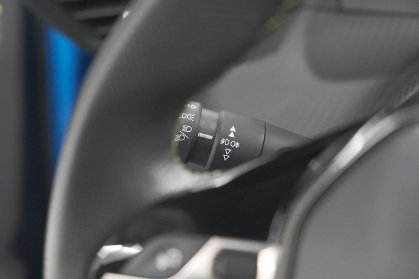 Peugeot e-2008 EV GT 50 kWh | 3 Fase | Trekhaak | Panoramadak | Adaptieve Cruise Control | Stoelverwarming Peugeot e-2008 EV GT 50 kWh | 3 Fase | Trekhaak | Panoramadak | Adaptieve Cruise Control | Stoelverwarming