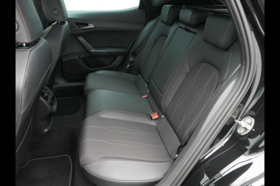 CUPRA Formentor 1.4 e-Hybrid 204pk Navigatie 19" velgen Camera Parkassist 334