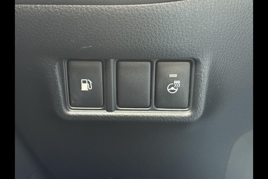 Toyota C-HR 1.8 Hybrid Bi-Tone Plus | Leer, Stoel + Stuurverwarming, Navigatie, Dodehoekherkenning, Parkeersensoren Toyota C-HR 1.8 Hybrid Bi-Tone Plus | Leer, Stoel + Stuurverwarming, Navigatie, Dodehoekherkenning, Parkeersensoren
