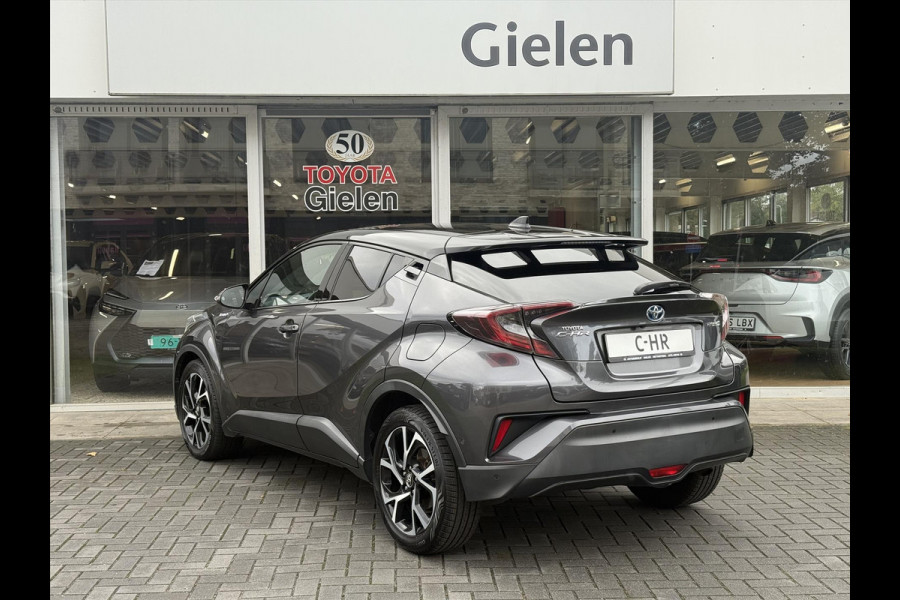 Toyota C-HR 1.8 Hybrid Bi-Tone Plus | Leer, Stoel + Stuurverwarming, Navigatie, Dodehoekherkenning, Parkeersensoren Toyota C-HR 1.8 Hybrid Bi-Tone Plus | Leer, Stoel + Stuurverwarming, Navigatie, Dodehoekherkenning, Parkeersensoren