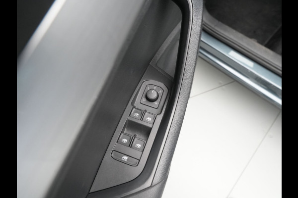 Škoda Karoq 1.5 TSI ACT 150pk DSG Clima Navigatie Camera Keyles Privacy glas PDC 164 Škoda Karoq 1.5 TSI ACT 150pk DSG Clima Navigatie Camera Keyles Privacy glas PDC 164