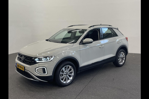 Volkswagen T-Roc 1.5 TSI Style Automaat Climate control Camera Lane assist Dodehoek Assistent LED verlichting Cruise control adaptive Keyless Apple CarPlay/ Android Auto Volkswagen T-Roc 1.5 TSI Style Automaat Climate control Camera Lane assist Dodehoek Assistent LED verlichting Cruise control adaptive Keyless Apple CarPlay/ Android Auto