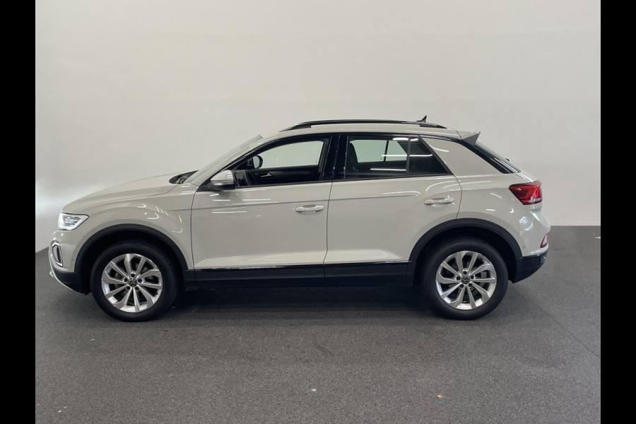 Volkswagen T-Roc 1.5 TSI Style Automaat Climate control Camera Lane assist Dodehoek Assistent LED verlichting Cruise control adaptive Keyless Apple CarPlay/ Android Auto Volkswagen T-Roc 1.5 TSI Style Automaat Climate control Camera Lane assist Dodehoek Assistent LED verlichting Cruise control adaptive Keyless Apple CarPlay/ Android Auto