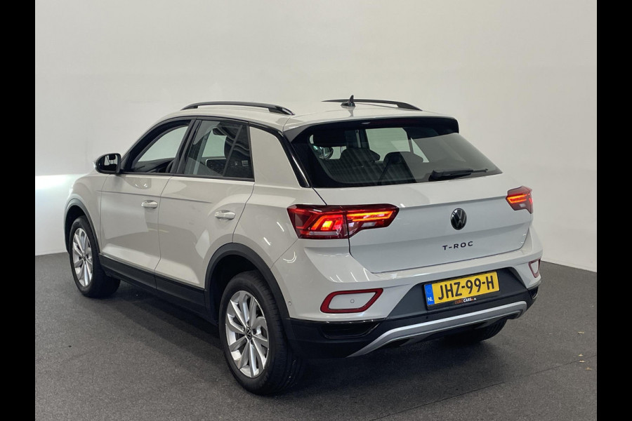 Volkswagen T-Roc 1.5 TSI Style Automaat Climate control Camera Lane assist Dodehoek Assistent LED verlichting Cruise control adaptive Keyless Apple CarPlay/ Android Auto Volkswagen T-Roc 1.5 TSI Style Automaat Climate control Camera Lane assist Dodehoek Assistent LED verlichting Cruise control adaptive Keyless Apple CarPlay/ Android Auto