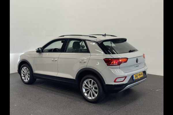 Volkswagen T-Roc 1.5 TSI Style Automaat Climate control Camera Lane assist Dodehoek Assistent LED verlichting Cruise control adaptive Keyless Apple CarPlay/ Android Auto Volkswagen T-Roc 1.5 TSI Style Automaat Climate control Camera Lane assist Dodehoek Assistent LED verlichting Cruise control adaptive Keyless Apple CarPlay/ Android Auto