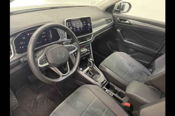 Volkswagen T-Roc 1.5 TSI Style Automaat Climate control Camera Lane assist Dodehoek Assistent LED verlichting Cruise control adaptive Keyless Apple CarPlay/ Android Auto Volkswagen T-Roc 1.5 TSI Style Automaat Climate control Camera Lane assist Dodehoek Assistent LED verlichting Cruise control adaptive Keyless Apple CarPlay/ Android Auto