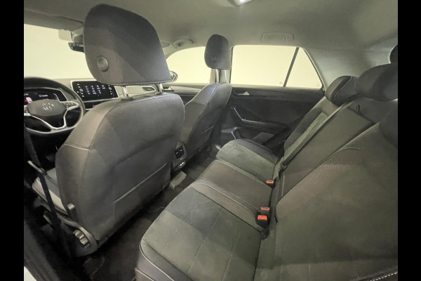 Volkswagen T-Roc 1.5 TSI Style Automaat Climate control Camera Lane assist Dodehoek Assistent LED verlichting Cruise control adaptive Keyless Apple CarPlay/ Android Auto Volkswagen T-Roc 1.5 TSI Style Automaat Climate control Camera Lane assist Dodehoek Assistent LED verlichting Cruise control adaptive Keyless Apple CarPlay/ Android Auto