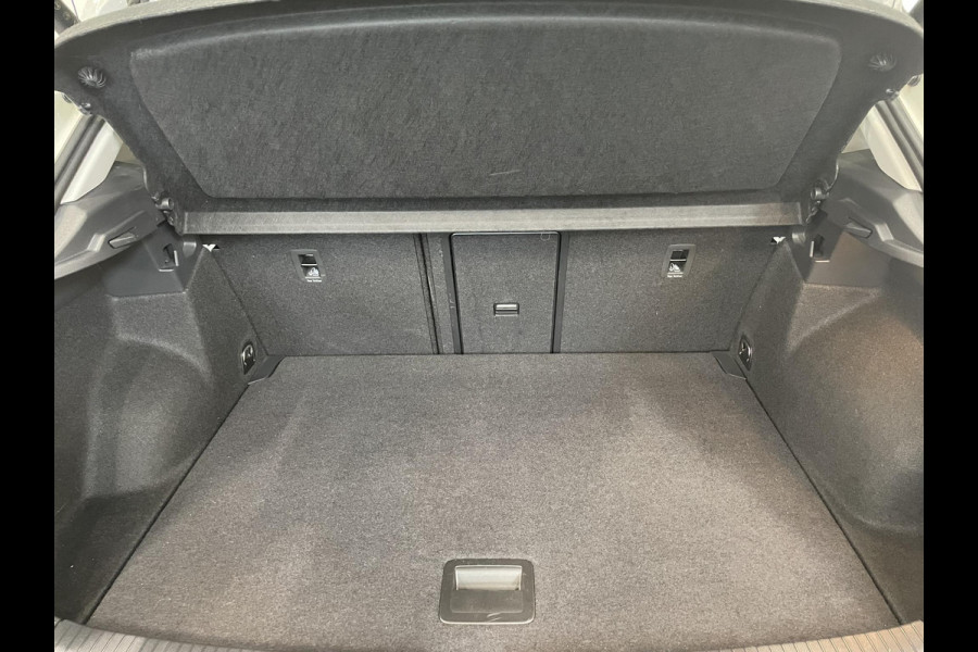 Volkswagen T-Roc 1.5 TSI Style Automaat Climate control Camera Lane assist Dodehoek Assistent LED verlichting Cruise control adaptive Keyless Apple CarPlay/ Android Auto Volkswagen T-Roc 1.5 TSI Style Automaat Climate control Camera Lane assist Dodehoek Assistent LED verlichting Cruise control adaptive Keyless Apple CarPlay/ Android Auto