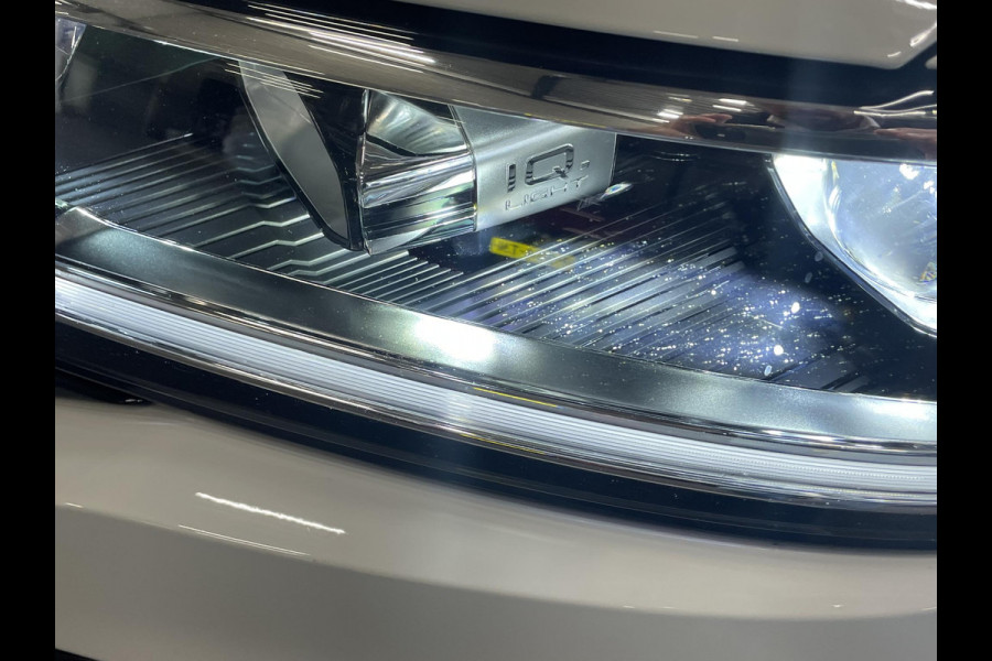 Volkswagen T-Roc 1.5 TSI Style Automaat Climate control Camera Lane assist Dodehoek Assistent LED verlichting Cruise control adaptive Keyless Apple CarPlay/ Android Auto Volkswagen T-Roc 1.5 TSI Style Automaat Climate control Camera Lane assist Dodehoek Assistent LED verlichting Cruise control adaptive Keyless Apple CarPlay/ Android Auto