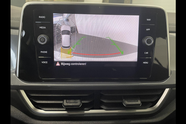 Volkswagen T-Roc 1.5 TSI Style Automaat Climate control Camera Lane assist Dodehoek Assistent LED verlichting Cruise control adaptive Keyless Apple CarPlay/ Android Auto Volkswagen T-Roc 1.5 TSI Style Automaat Climate control Camera Lane assist Dodehoek Assistent LED verlichting Cruise control adaptive Keyless Apple CarPlay/ Android Auto