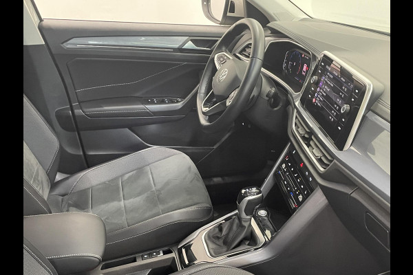 Volkswagen T-Roc 1.5 TSI Style Automaat Climate control Camera Lane assist Dodehoek Assistent LED verlichting Cruise control adaptive Keyless Apple CarPlay/ Android Auto Volkswagen T-Roc 1.5 TSI Style Automaat Climate control Camera Lane assist Dodehoek Assistent LED verlichting Cruise control adaptive Keyless Apple CarPlay/ Android Auto