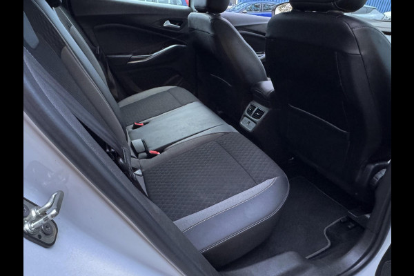 Opel Grandland X 1.2 Turbo Business Elegance - Navigatie I Airco I Sport velgen I Achteruitrij camera I PDC I Dealer onderhouden