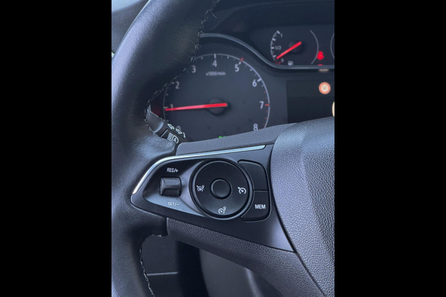 Opel Grandland X 1.2 Turbo Business Elegance - Navigatie I Airco I Sport velgen I Achteruitrij camera I PDC I Dealer onderhouden