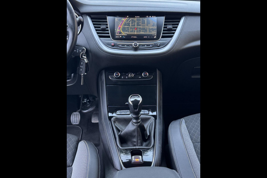 Opel Grandland X 1.2 Turbo Business Elegance - Navigatie I Airco I Sport velgen I Achteruitrij camera I PDC I Dealer onderhouden