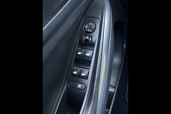 Opel Grandland X 1.2 Turbo Business Elegance - Navigatie I Airco I Sport velgen I Achteruitrij camera I PDC I Dealer onderhouden