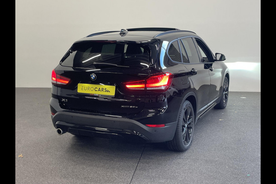 BMW X1 xDrive25e SportLine Aut PHEV Pano dak HiFi system Verwarmbare stoelen Sport stoelen navi Carplay PDC V+A Elektrische achterklep Full Led