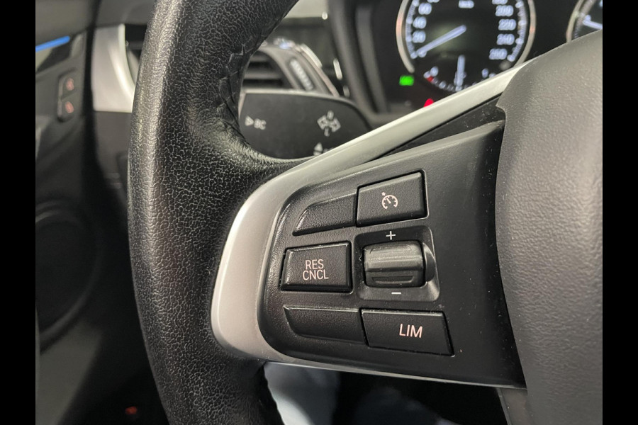 BMW X1 xDrive25e SportLine Aut PHEV Pano dak HiFi system Verwarmbare stoelen Sport stoelen navi Carplay PDC V+A Elektrische achterklep Full Led