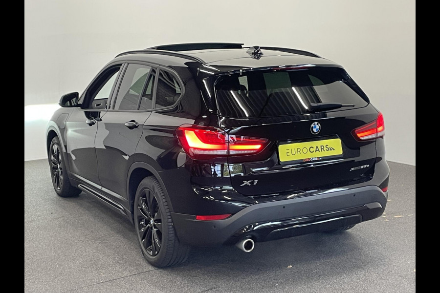 BMW X1 xDrive25e SportLine Aut PHEV Pano dak HiFi system Verwarmbare stoelen Sport stoelen navi Carplay PDC V+A Elektrische achterklep Full Led