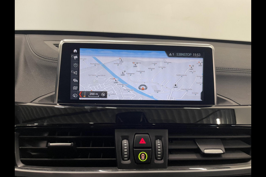 BMW X1 xDrive25e SportLine Aut PHEV Pano dak HiFi system Verwarmbare stoelen Sport stoelen navi Carplay PDC V+A Elektrische achterklep Full Led