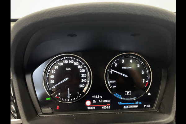 BMW X1 xDrive25e SportLine Aut PHEV Pano dak HiFi system Verwarmbare stoelen Sport stoelen navi Carplay PDC V+A Elektrische achterklep Full Led