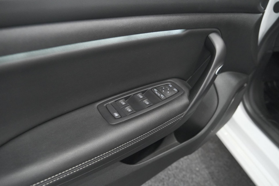 Renault MEGANE Estate TCe 140 EDC Techno | Trekhaak | Camera | Navigatie | 9.3 Inch Groot Scherm