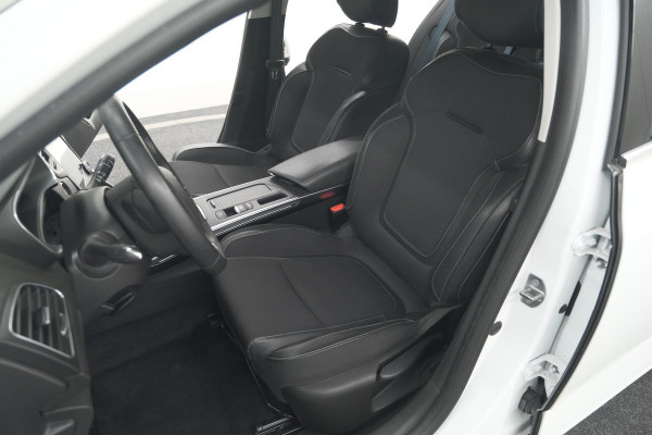 Renault MEGANE Estate TCe 140 EDC Techno | Trekhaak | Camera | Navigatie | 9.3 Inch Groot Scherm