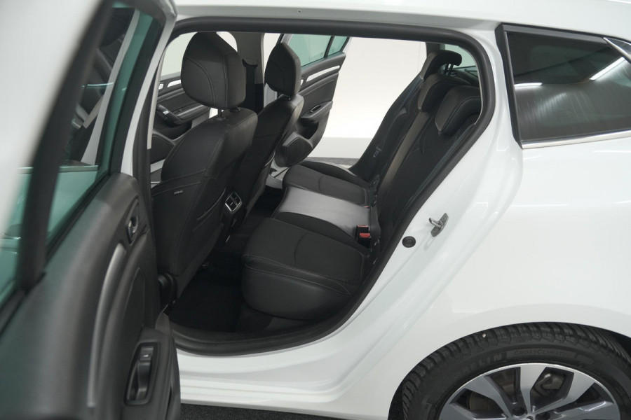 Renault MEGANE Estate TCe 140 EDC Techno | Trekhaak | Camera | Navigatie | 9.3 Inch Groot Scherm