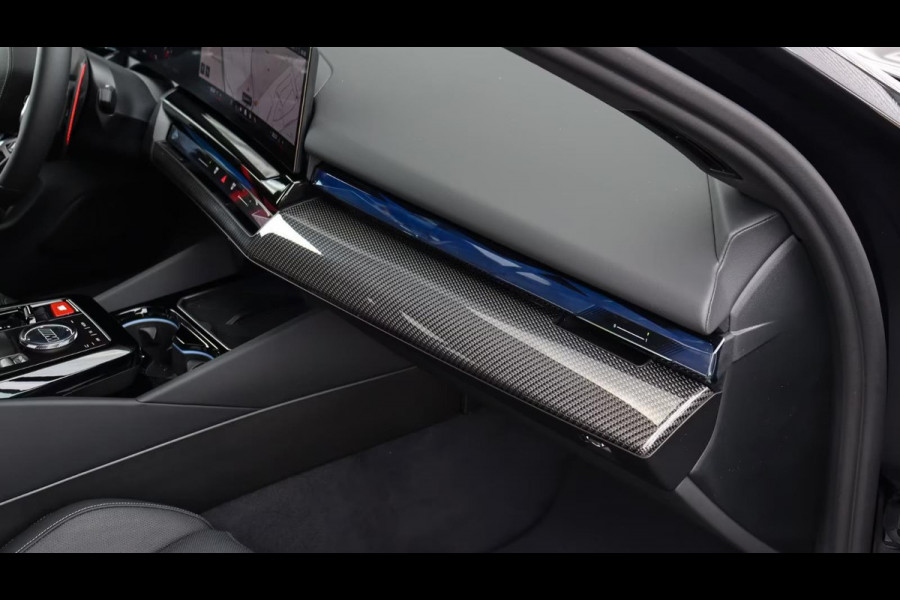 BMW 5 Serie M5 M Carbon|M Drivers Package|M Drive Professional|Driving + Parking Assistant Professional|Alcantara BMW 5 Serie M5 M Carbon|M Drivers Package|M Drive Professional|Driving + Parking Assistant Professional|Alcantara