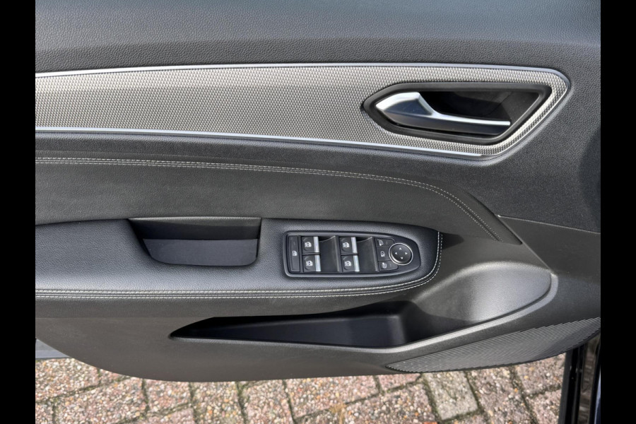 Renault Arkana 1.3 TCe 140 Adaptive cruise Climate control Keyless LED Navigatie Apple/Android Achteruitrijcamera Dodehoekdetectie Renault Arkana 1.3 TCe 140 Adaptive cruise Climate control Keyless LED Navigatie Apple/Android Achteruitrijcamera Dodehoekdetectie