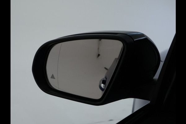 Mercedes-Benz GLA 250 e AMG Plug-In Hybride Edition AMG Line | Night Pakket | Distronic | 360° Camera | AC en DC Laden | MultiBeam Koplampen | Stuur en Stoeverwarming. Inclusief 24 maanden Mercedes-Benz Certified garantie voor Europa.