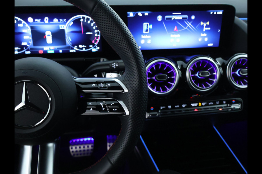 Mercedes-Benz GLA 250 e AMG Plug-In Hybride Edition AMG Line | Night Pakket | Distronic | 360° Camera | AC en DC Laden | MultiBeam Koplampen | Stuur en Stoeverwarming. Inclusief 24 maanden Mercedes-Benz Certified garantie voor Europa.
