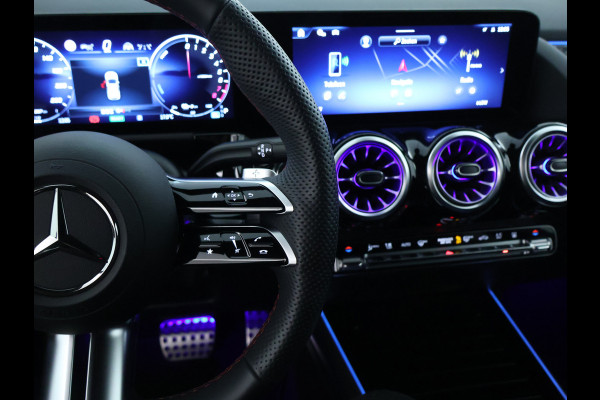 Mercedes-Benz GLA 250 e AMG Plug-In Hybride Edition AMG Line | Night Pakket | Distronic | 360° Camera | AC en DC Laden | MultiBeam Koplampen | Stuur en Stoeverwarming. Inclusief 24 maanden Mercedes-Benz Certified garantie voor Europa.