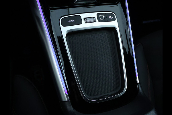 Mercedes-Benz GLA 250 e AMG Plug-In Hybride Edition AMG Line | Night Pakket | Distronic | 360° Camera | AC en DC Laden | MultiBeam Koplampen | Stuur en Stoeverwarming. Inclusief 24 maanden Mercedes-Benz Certified garantie voor Europa.