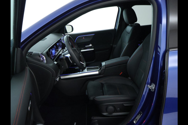 Mercedes-Benz GLA 250 e AMG Plug-In Hybride Edition AMG Line | Night Pakket | Distronic | 360° Camera | AC en DC Laden | MultiBeam Koplampen | Stuur en Stoeverwarming. Inclusief 24 maanden Mercedes-Benz Certified garantie voor Europa.