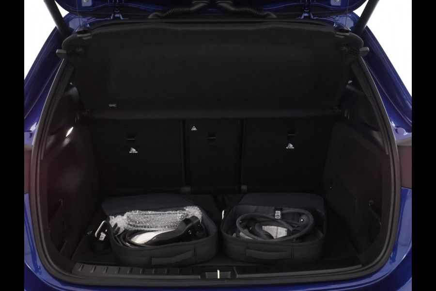 Mercedes-Benz GLA 250 e AMG Plug-In Hybride Edition AMG Line | Night Pakket | Distronic | 360° Camera | AC en DC Laden | MultiBeam Koplampen | Stuur en Stoeverwarming. Inclusief 24 maanden Mercedes-Benz Certified garantie voor Europa.