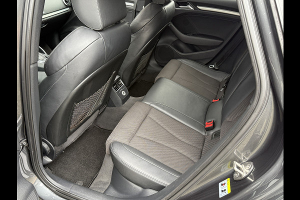 Audi A3 Limousine 35 TFSI CoD Sport S Line Edition | S-Line | Panoramadak | Draadloze telefoonlader Audi A3 Limousine 35 TFSI CoD Sport S Line Edition | S-Line | Panoramadak | Draadloze telefoonlader