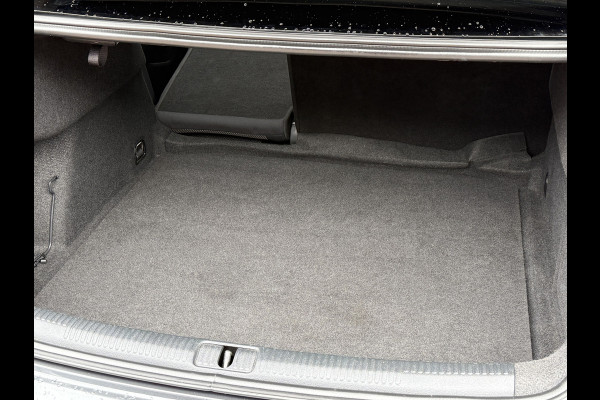 Audi A3 Limousine 35 TFSI CoD Sport S Line Edition | S-Line | Panoramadak | Draadloze telefoonlader Audi A3 Limousine 35 TFSI CoD Sport S Line Edition | S-Line | Panoramadak | Draadloze telefoonlader