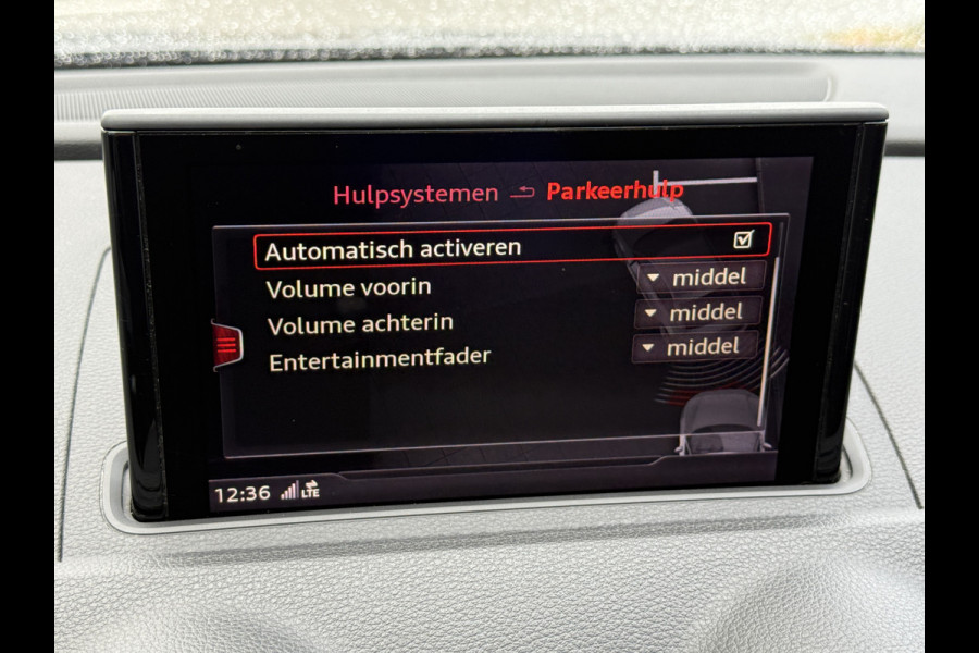 Audi A3 Limousine 35 TFSI CoD Sport S Line Edition | S-Line | Panoramadak | Draadloze telefoonlader Audi A3 Limousine 35 TFSI CoD Sport S Line Edition | S-Line | Panoramadak | Draadloze telefoonlader