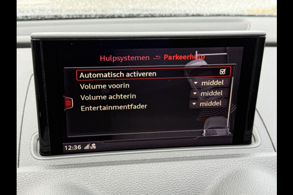 Audi A3 Limousine 35 TFSI CoD Sport S Line Edition | S-Line | Panoramadak | Draadloze telefoonlader Audi A3 Limousine 35 TFSI CoD Sport S Line Edition | S-Line | Panoramadak | Draadloze telefoonlader