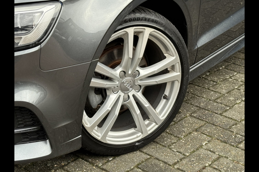 Audi A3 Limousine 35 TFSI CoD Sport S Line Edition | S-Line | Panoramadak | Draadloze telefoonlader Audi A3 Limousine 35 TFSI CoD Sport S Line Edition | S-Line | Panoramadak | Draadloze telefoonlader
